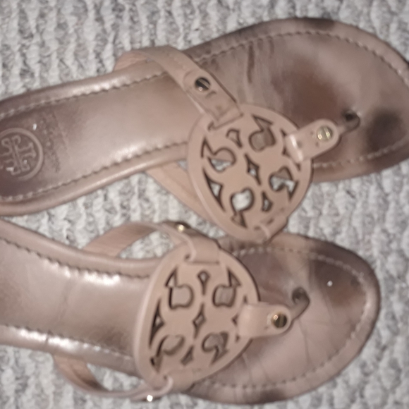*SOLD*Tory Burch Sandals Light Makeup Size 8.5 - Picture 2 of 4